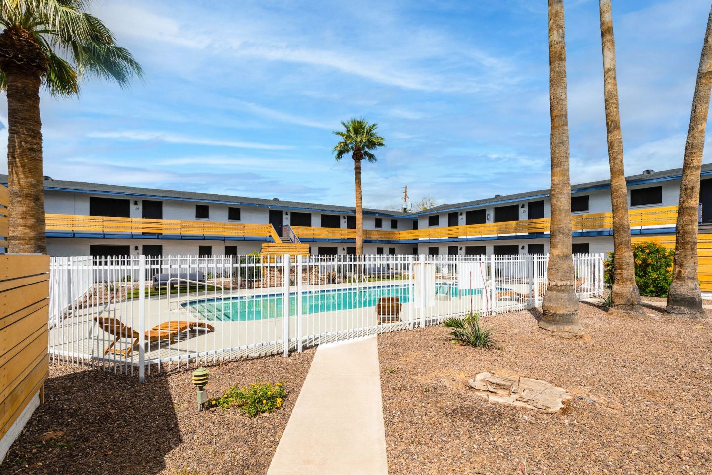 Camelback Village Apartments Image 29