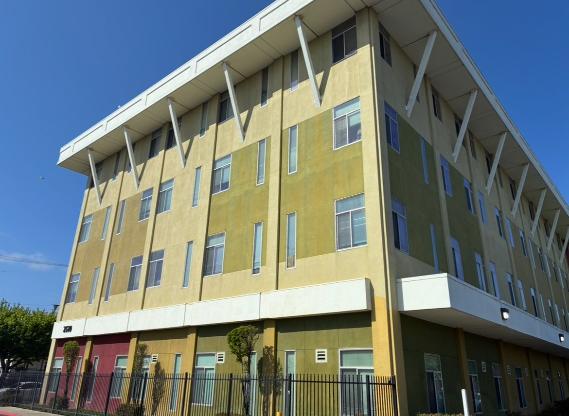 Miley Gardens at Eastmont - 55+ Senior Affordable Image 16