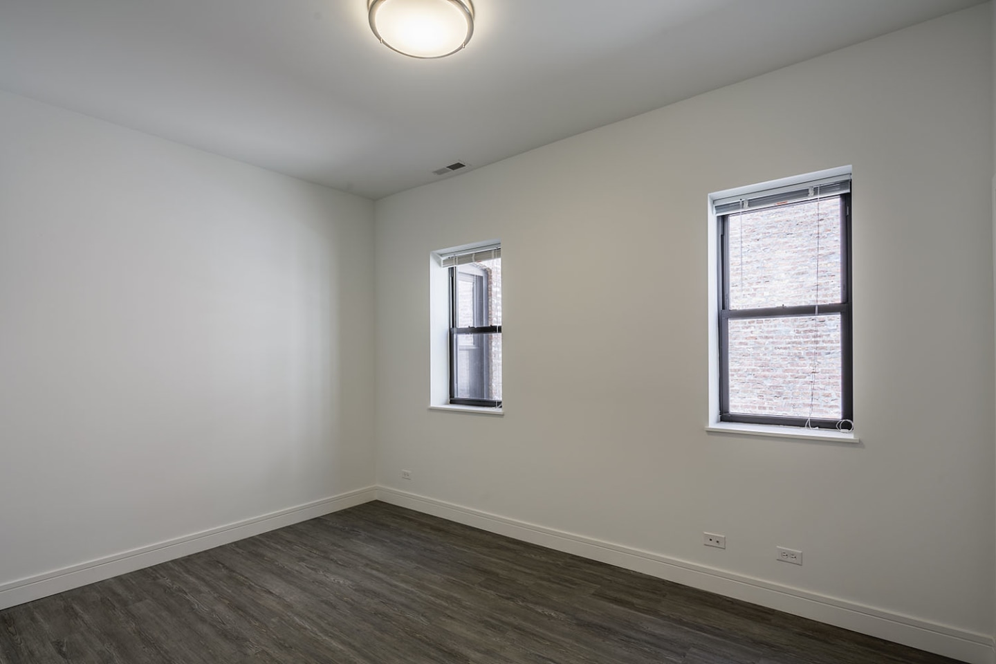 5487-5491 S. Hyde Park Boulevard Image 18