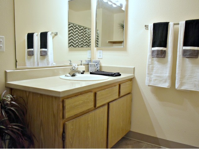 Red Rose Manor Image 1