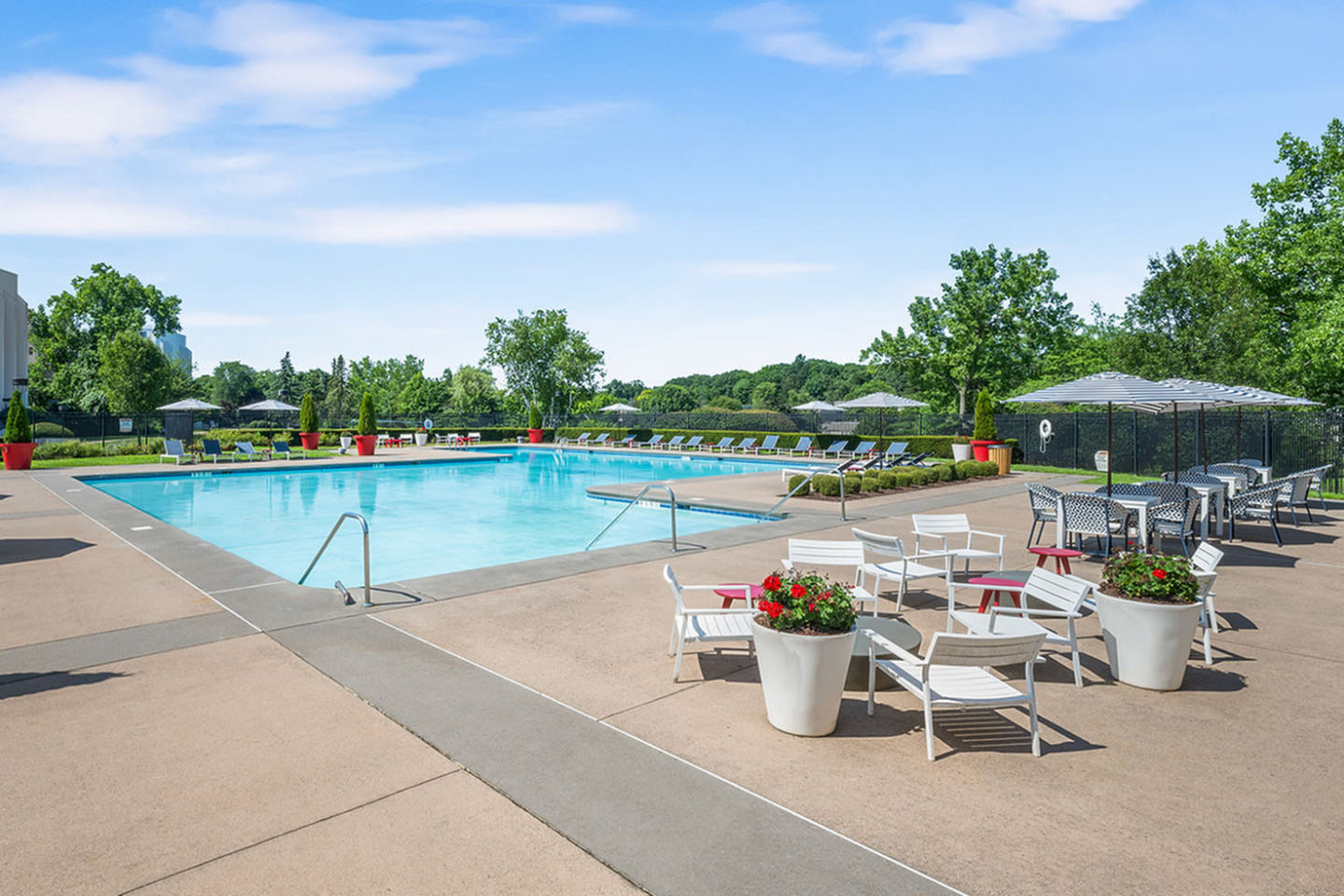 Concierge Rocky Hill Apartments Image 16