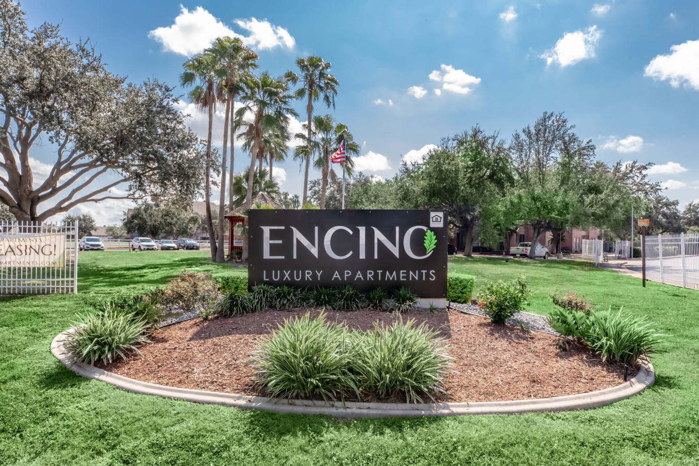 Encino Luxury Apartments Image 4