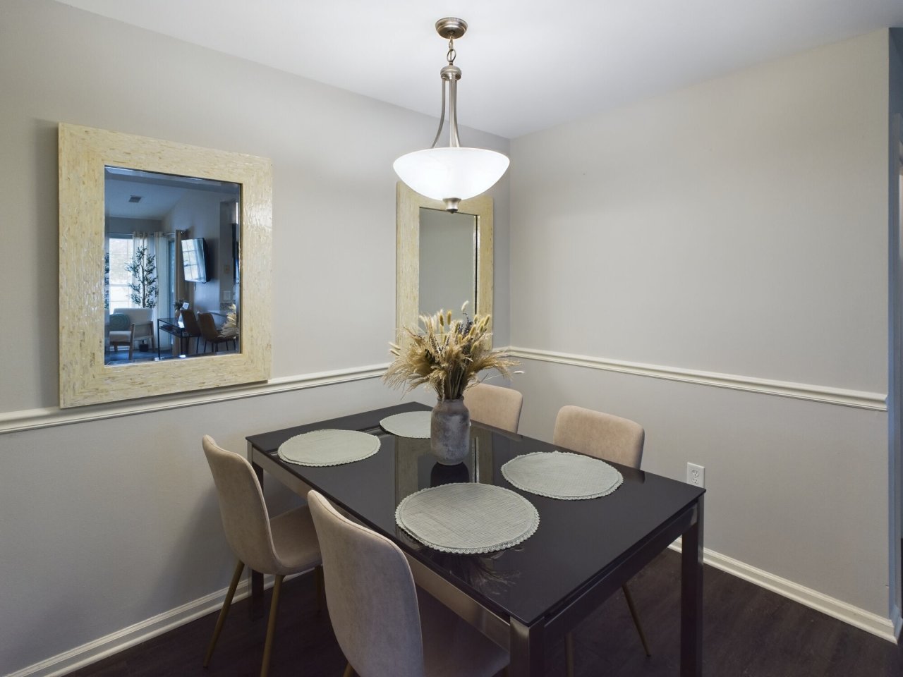 Lakeshore Apartments Image 19