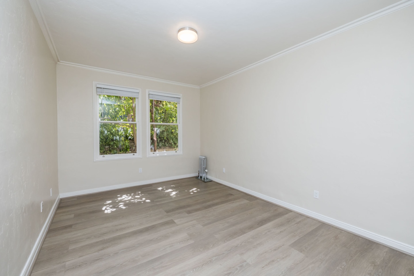 491 Crescent Street Image 12