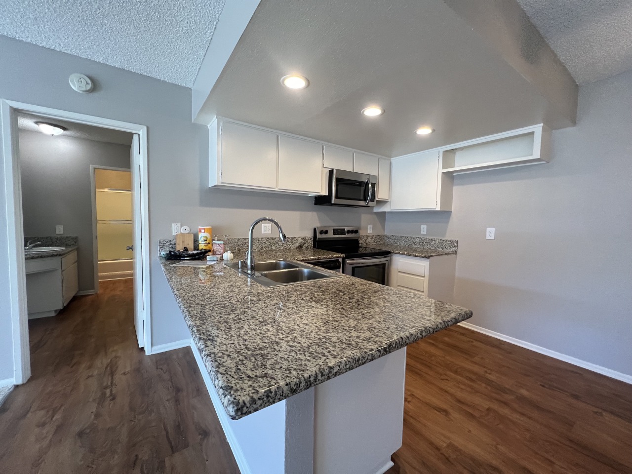 Cross Roads Apartments Image 1
