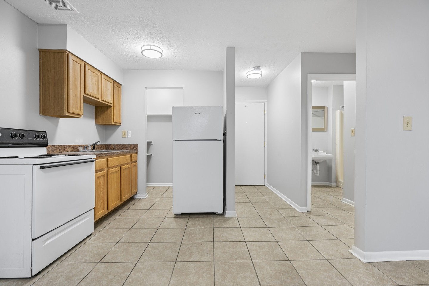Riverview Apartments Image 14