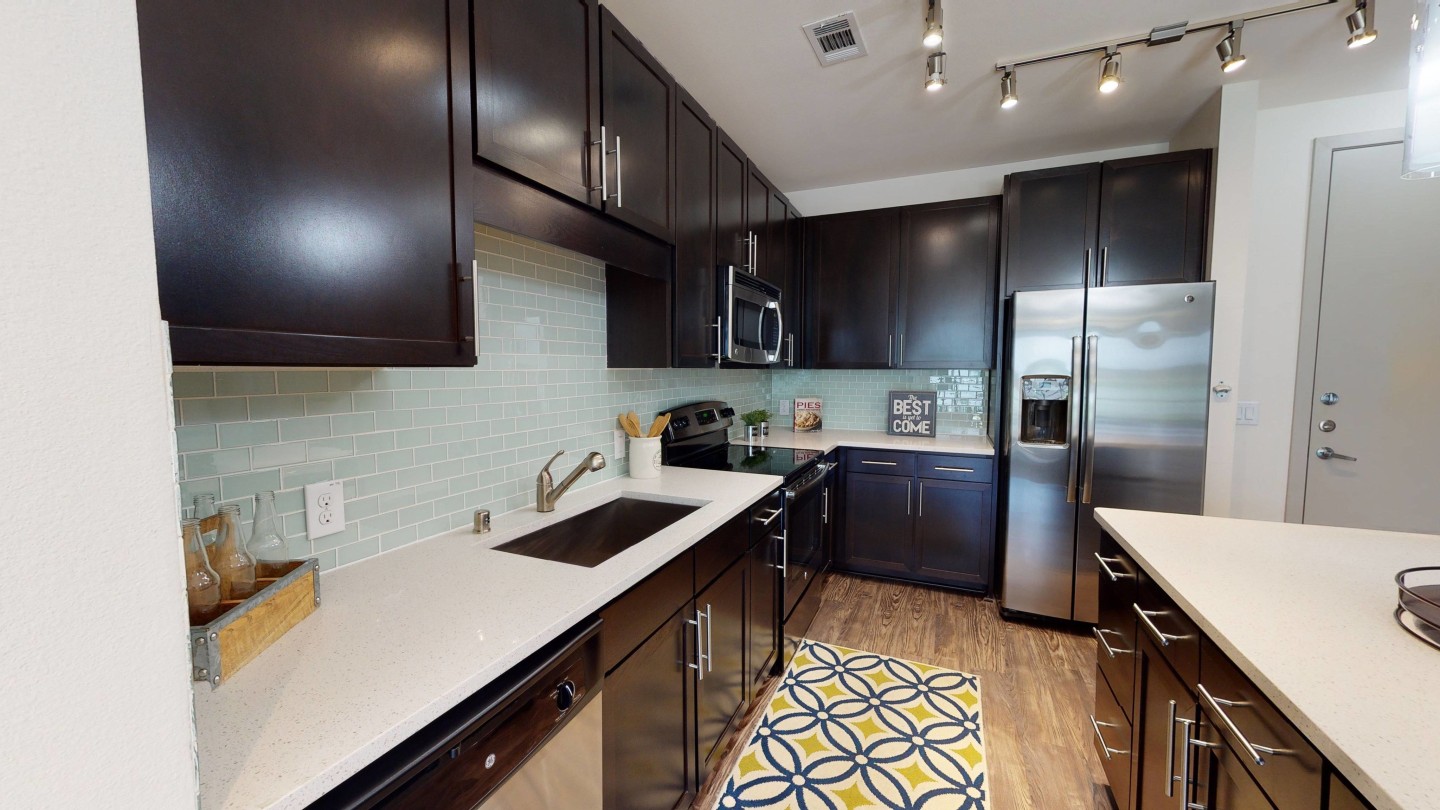 Eleven10 at Farmers Market Apartments Image 4