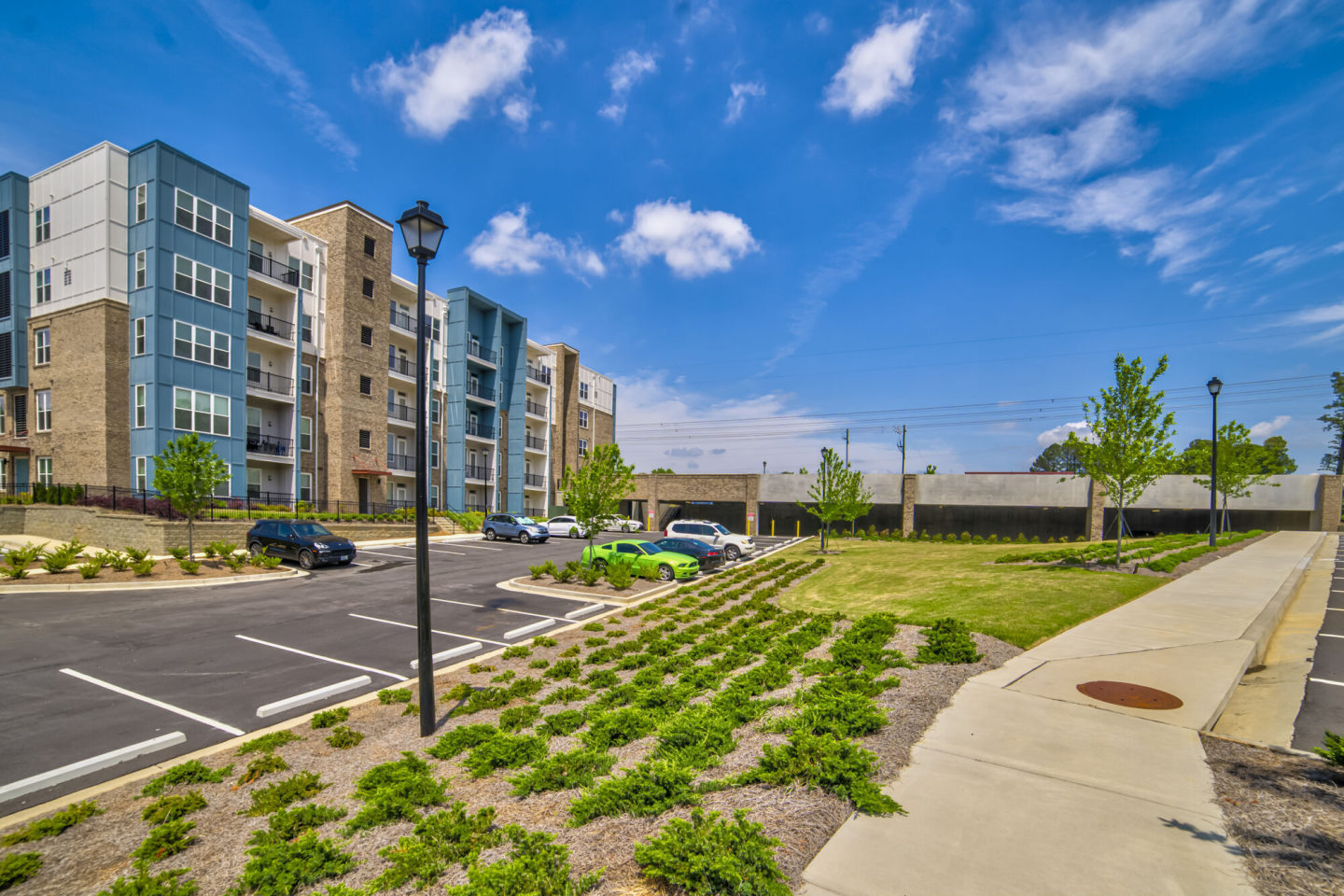 Avonlea Pointe Apartments Image 1