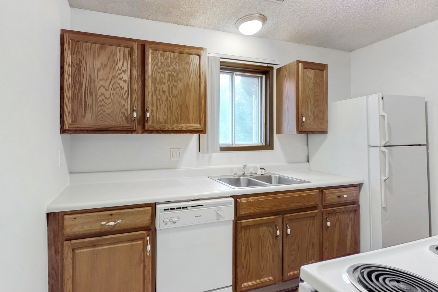 Colonial Village Image 38