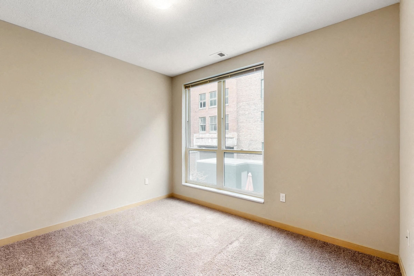 L14 Flats Image 9