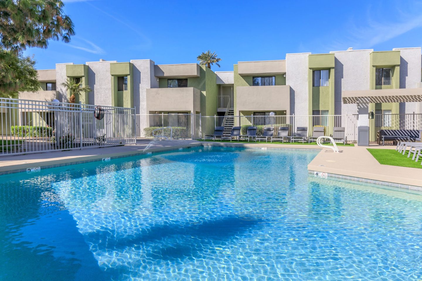 Lemon & Pear Tree Apartments Image 2