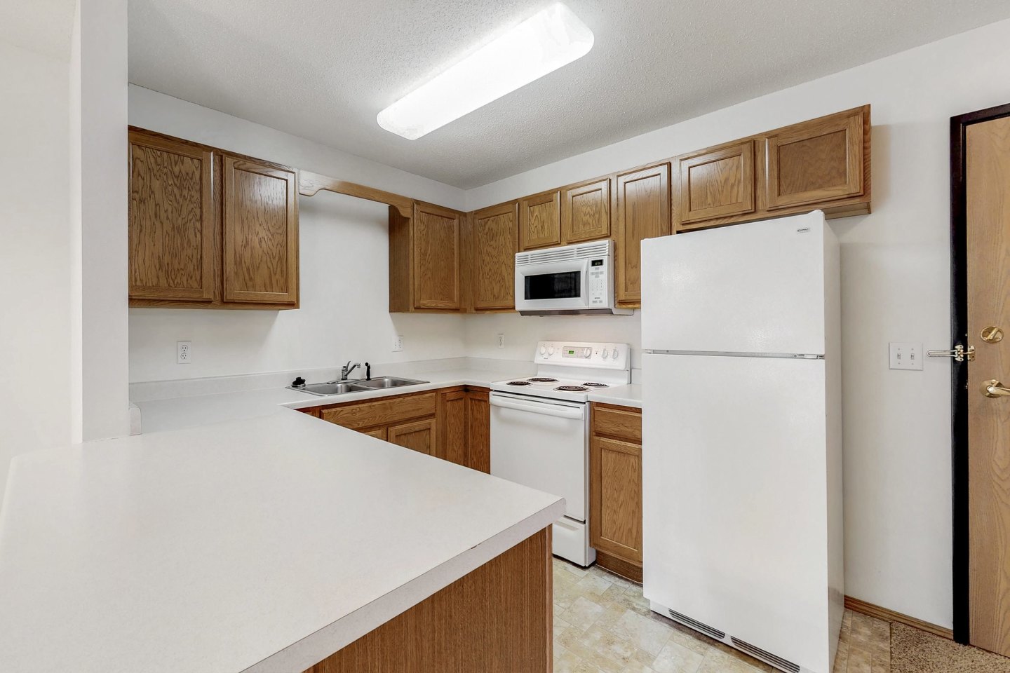 Platinum Valley Apartments Image 43