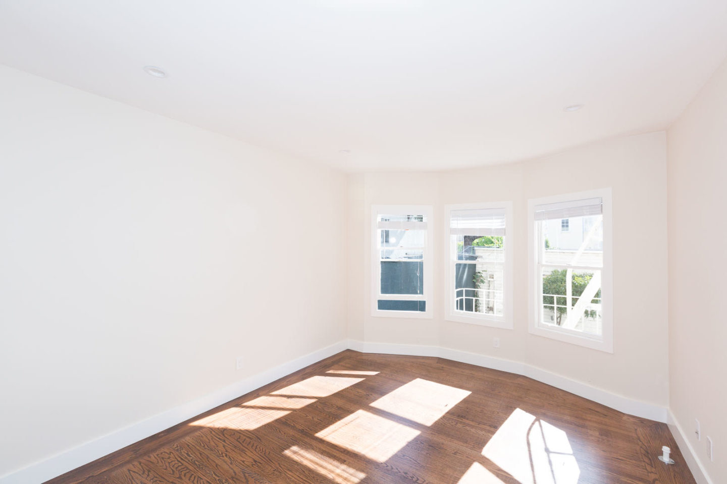 430 Baker Image 1
