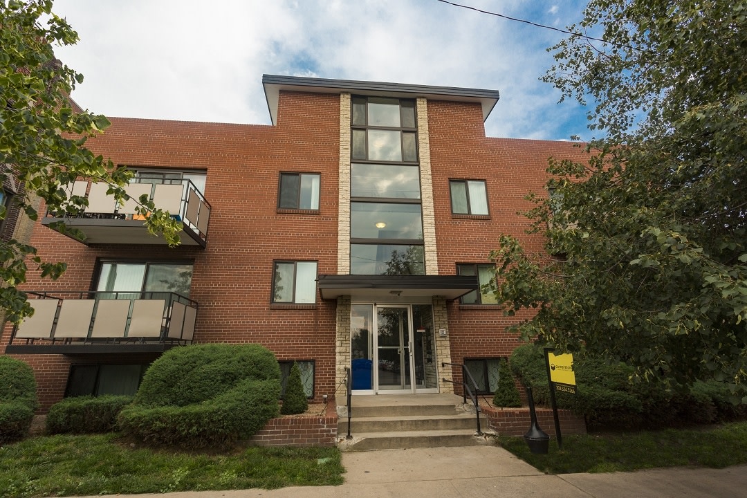 910 Downing Image 9