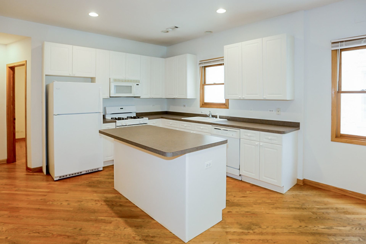 2719-23 N Wayne Image 6