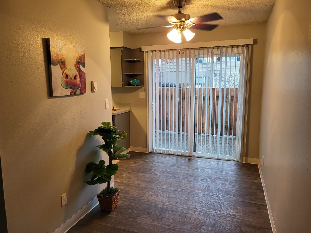 Townhouse Square Image 20