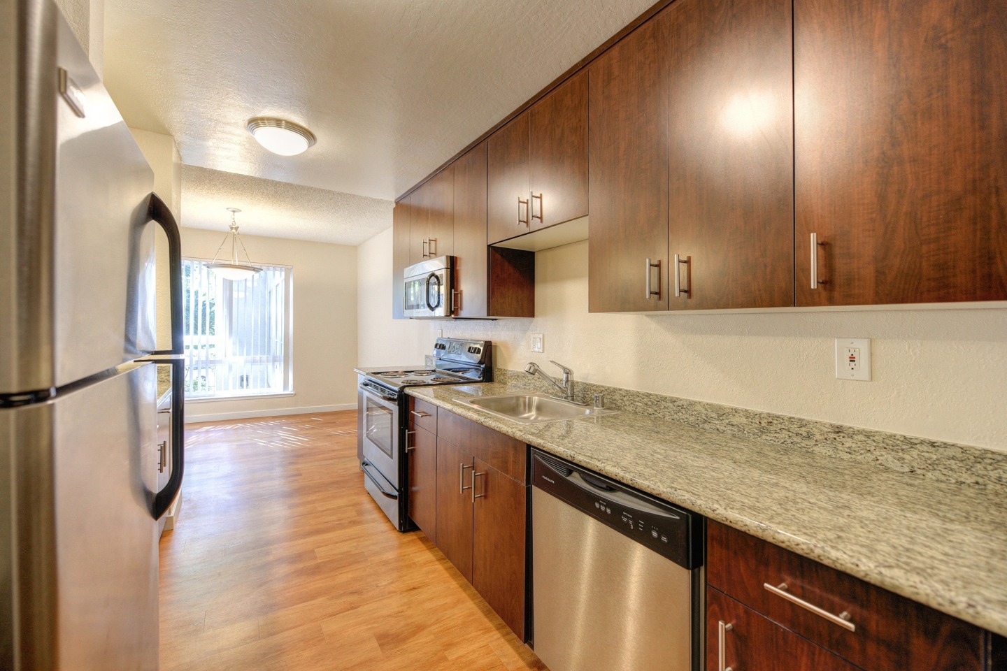 The Retreat Apartments Image 13