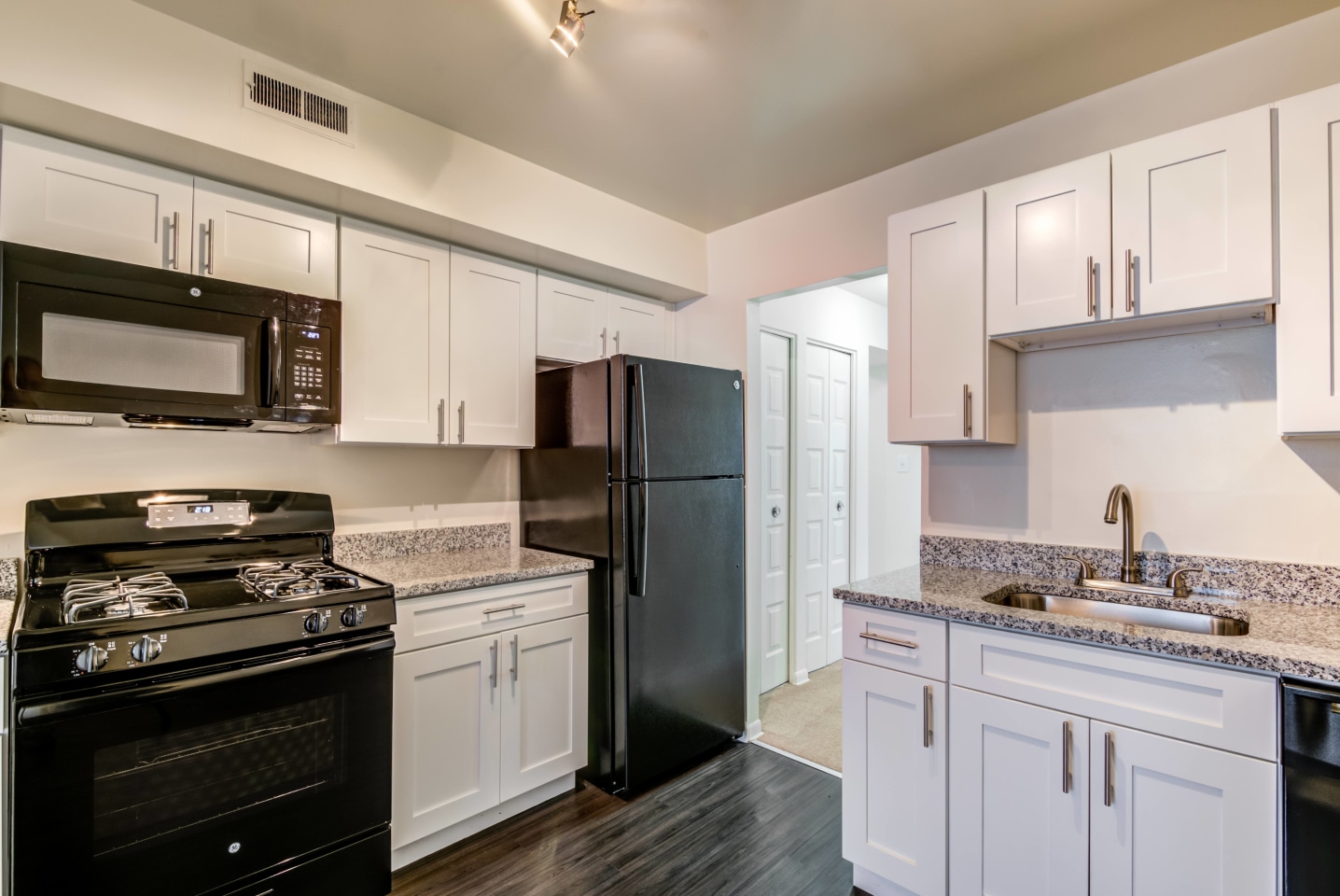 Fairway Apartments Image 13