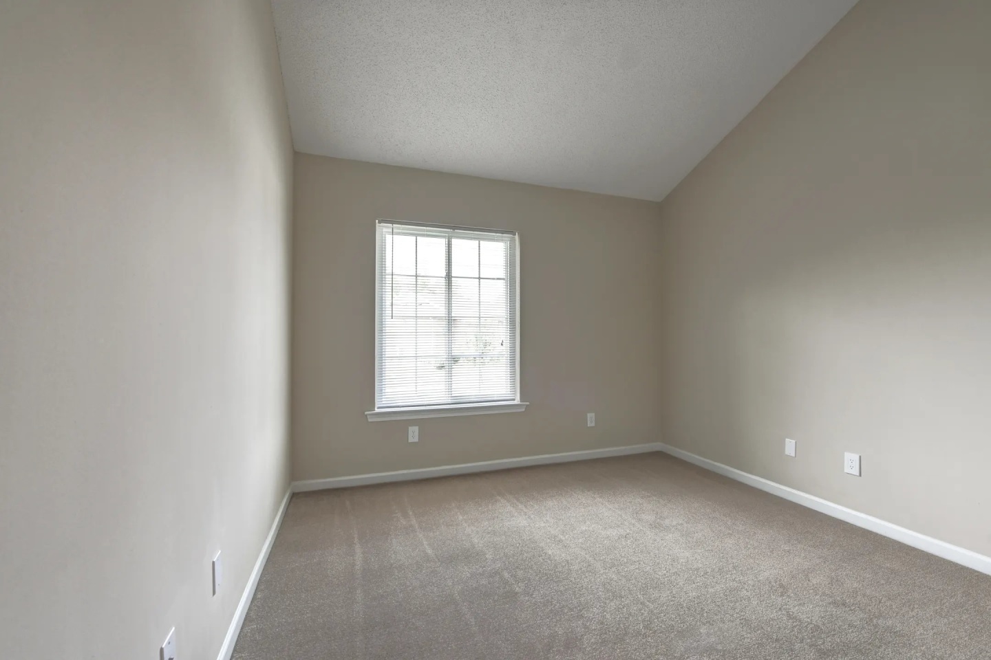 Village Green Apartments Image 10