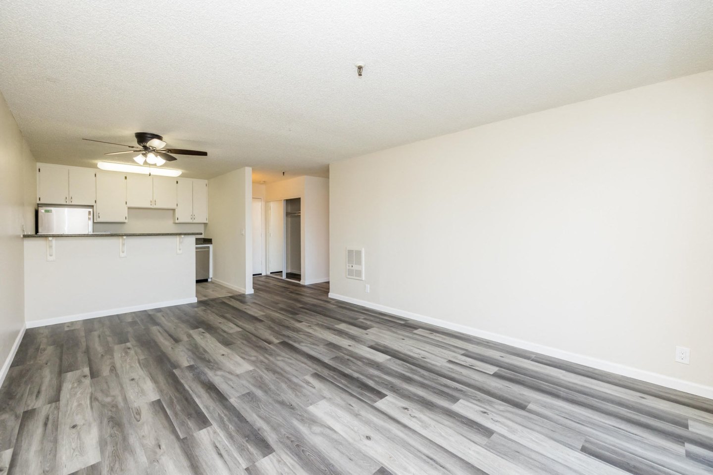257 Vernon Apartments Image 45