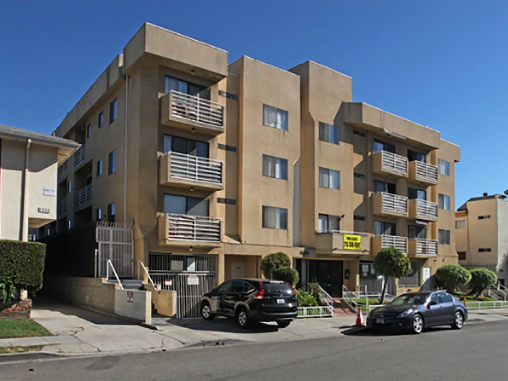 1244 N Orange Dr Image 1