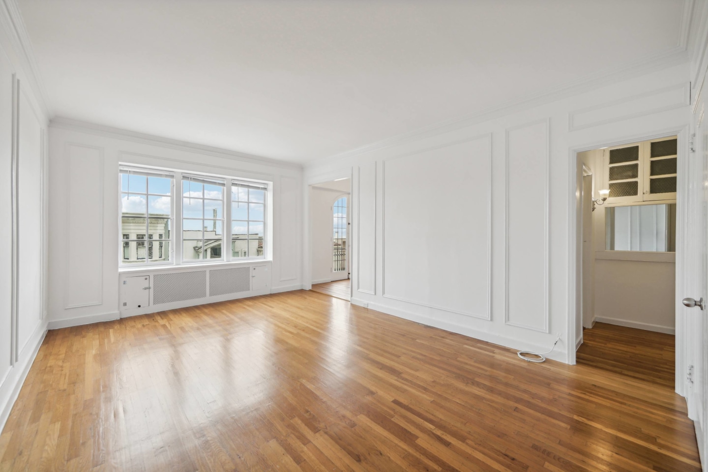 899 Green Street Image 6