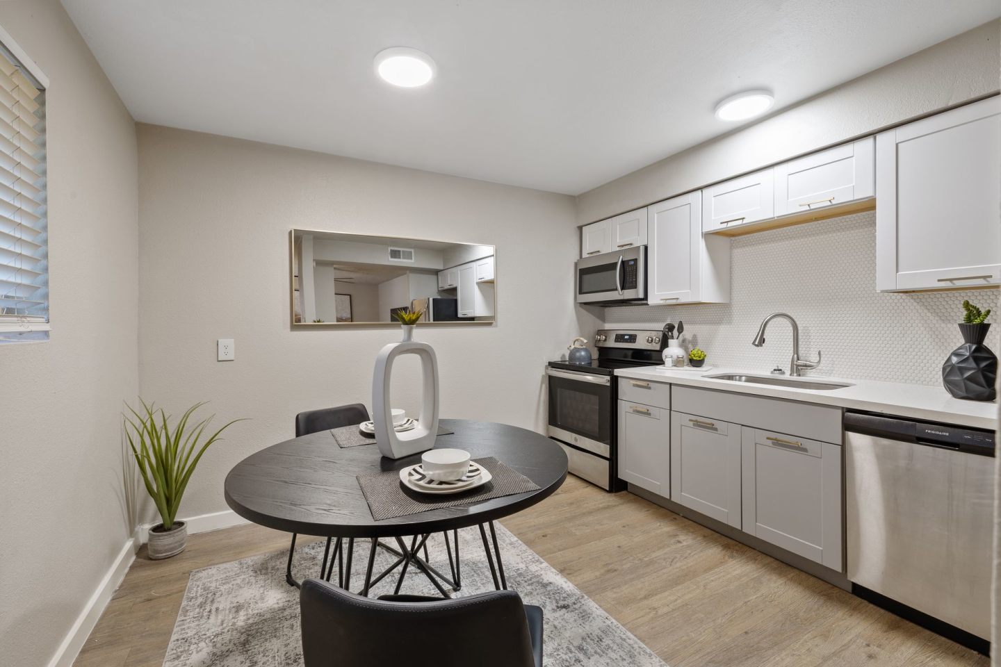 Camelback Village Apartments Image 22