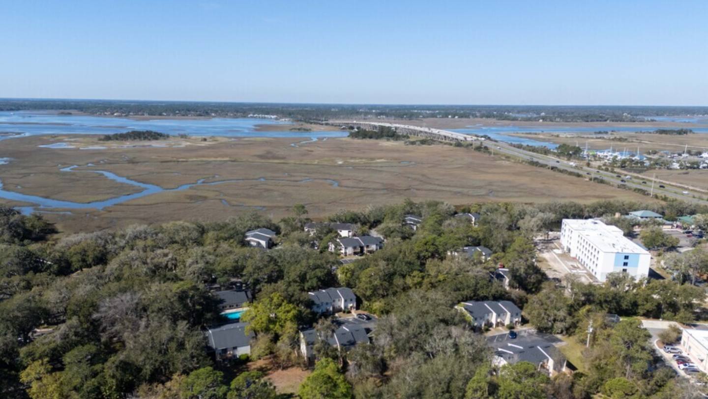 Marsh Cove & Somerset Image 14