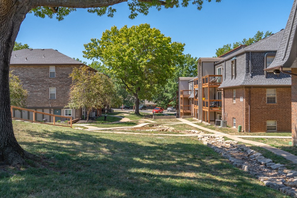 The Oaks Image 32