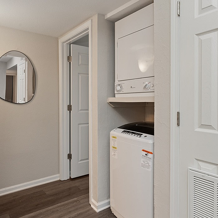 Central Pointe Apartment Homes Image 16