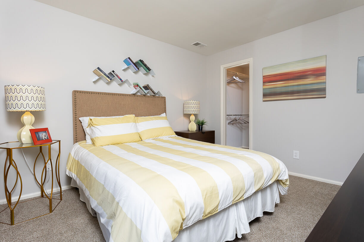 Lakeshore Apartments Image 22