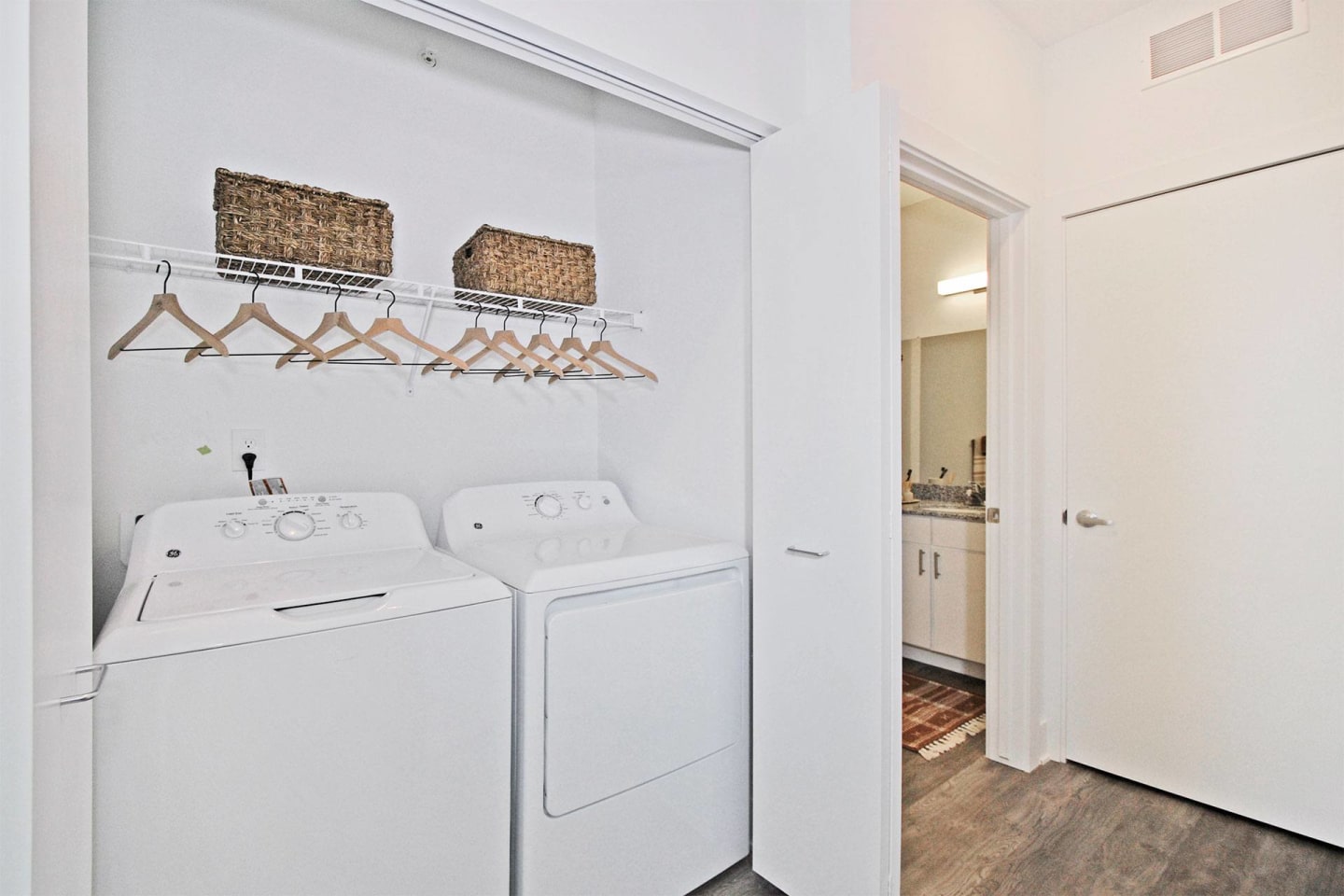 Avant Apartments Image 3