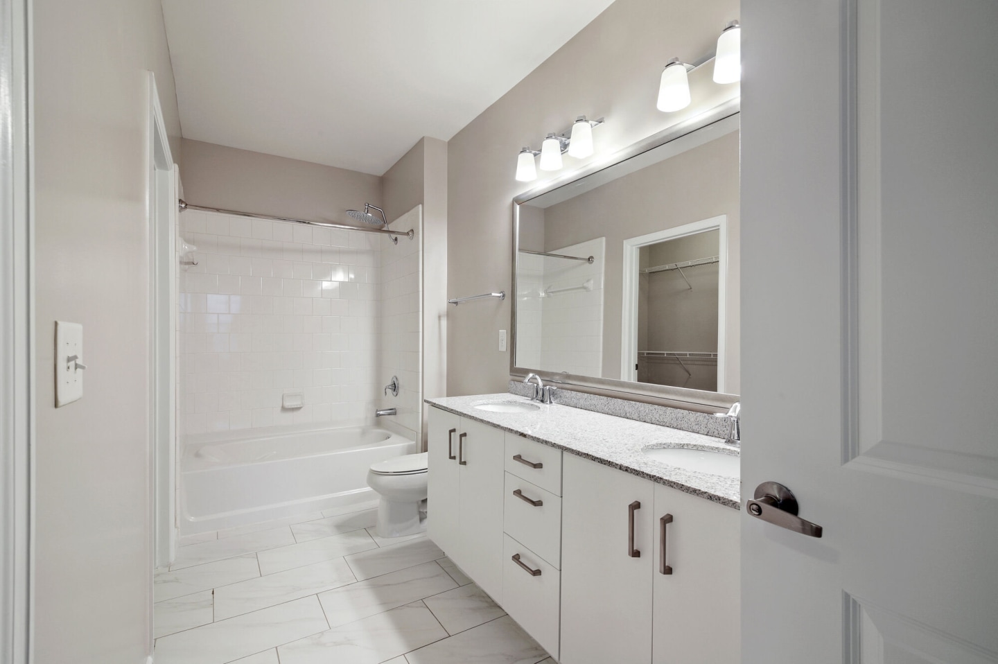 1105 Town Brookhaven Image 6