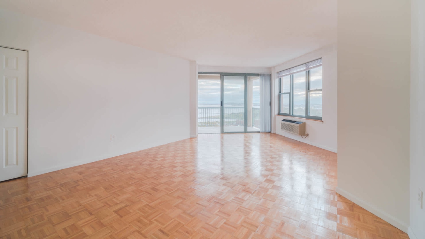 Portside Towers Image 45