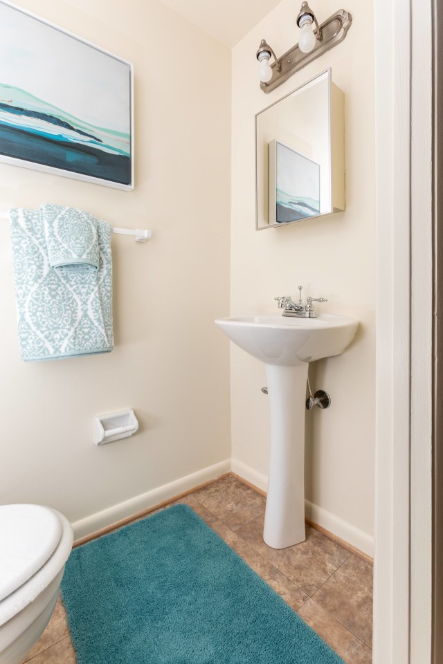 Spring Hill Apartments And Townhomes Image 14