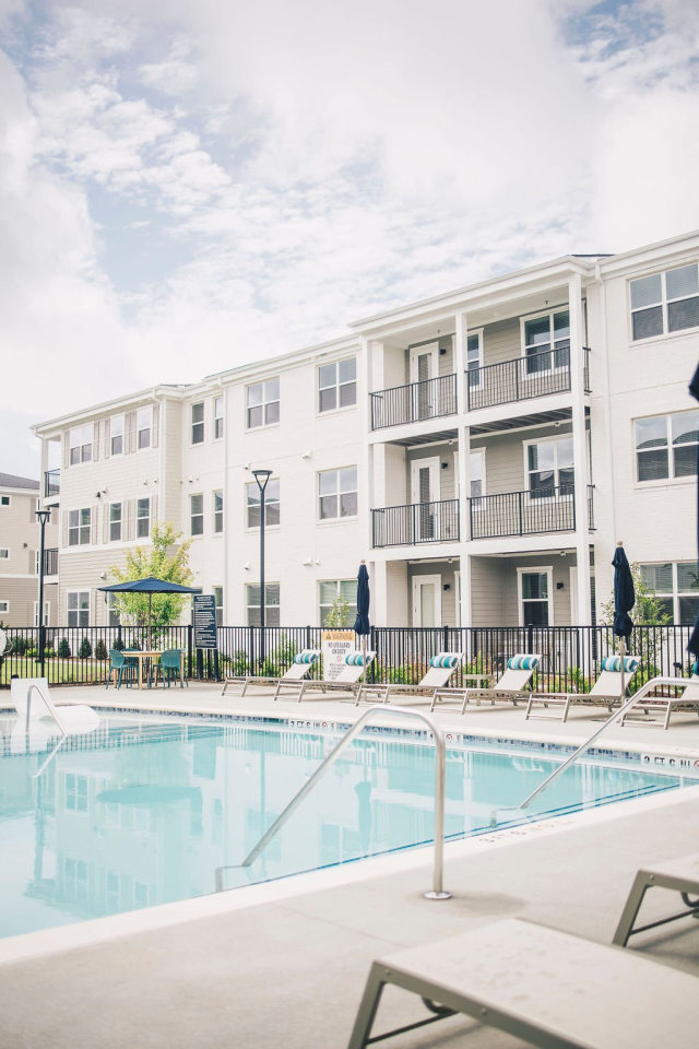 Woodlands Creekside Image 15