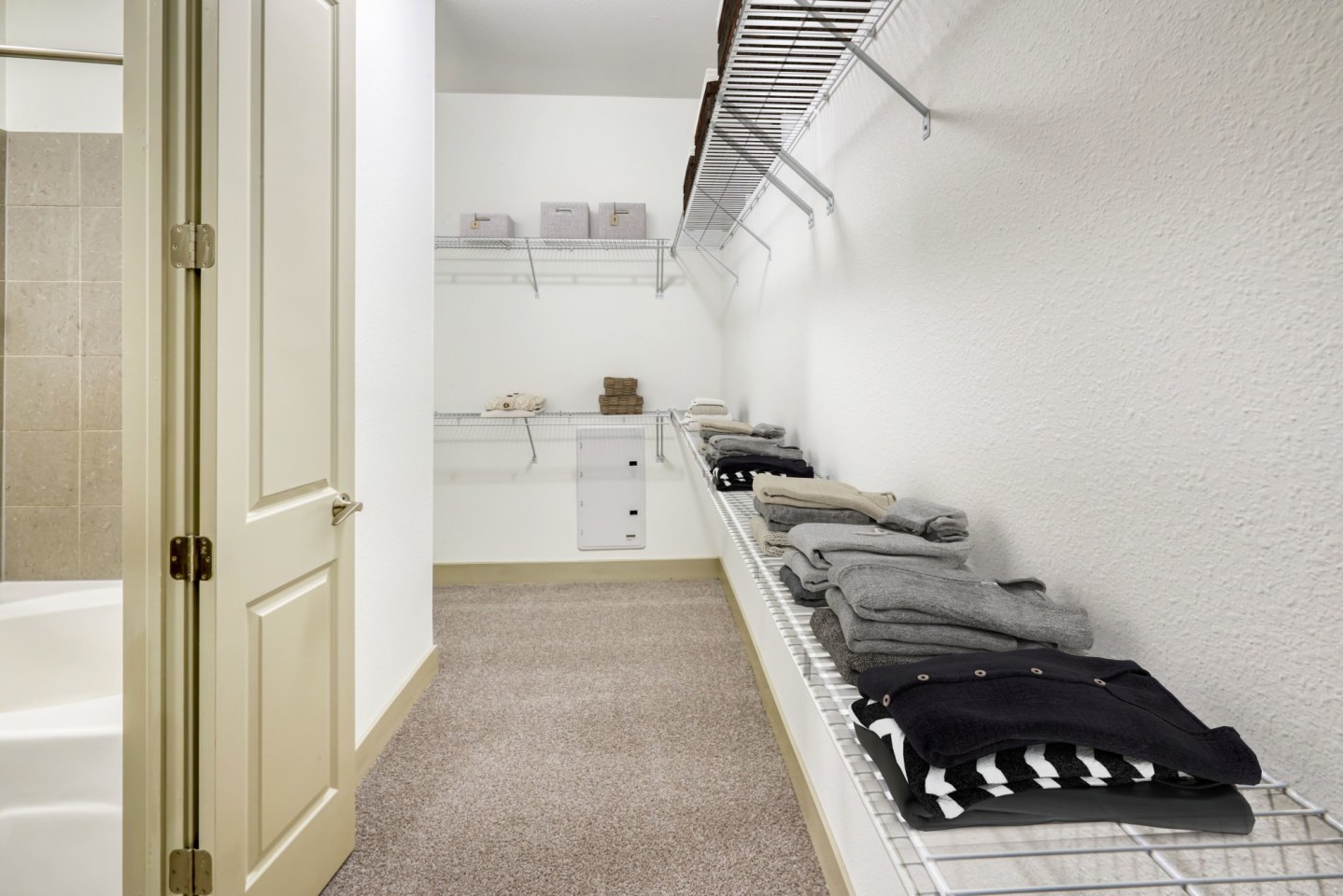 Helios Apartments Image 6