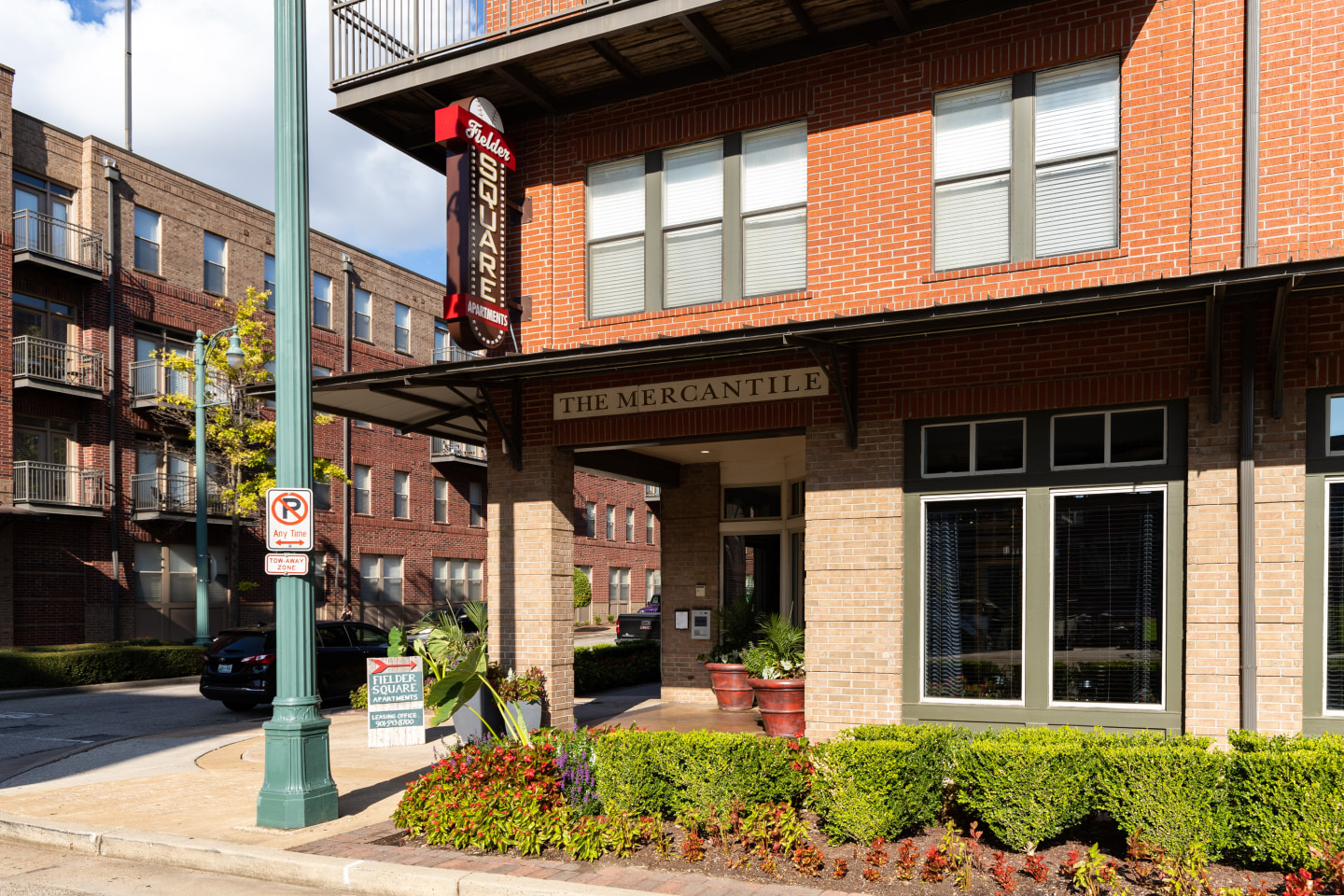Fielder Square Image 39