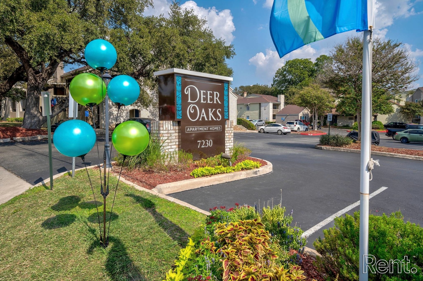 Deer Oaks Image 1