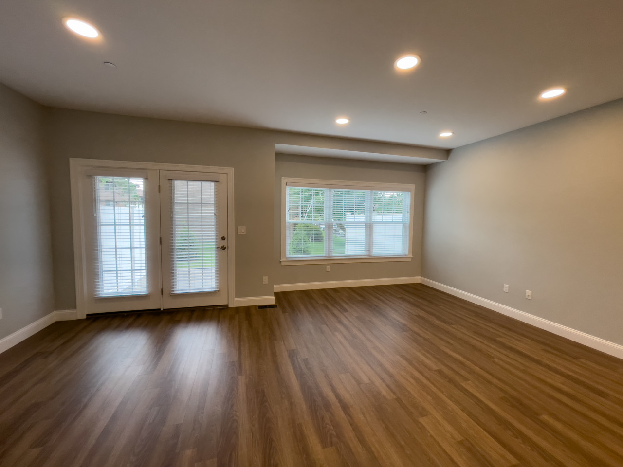 Townhomes at 285 Image 12