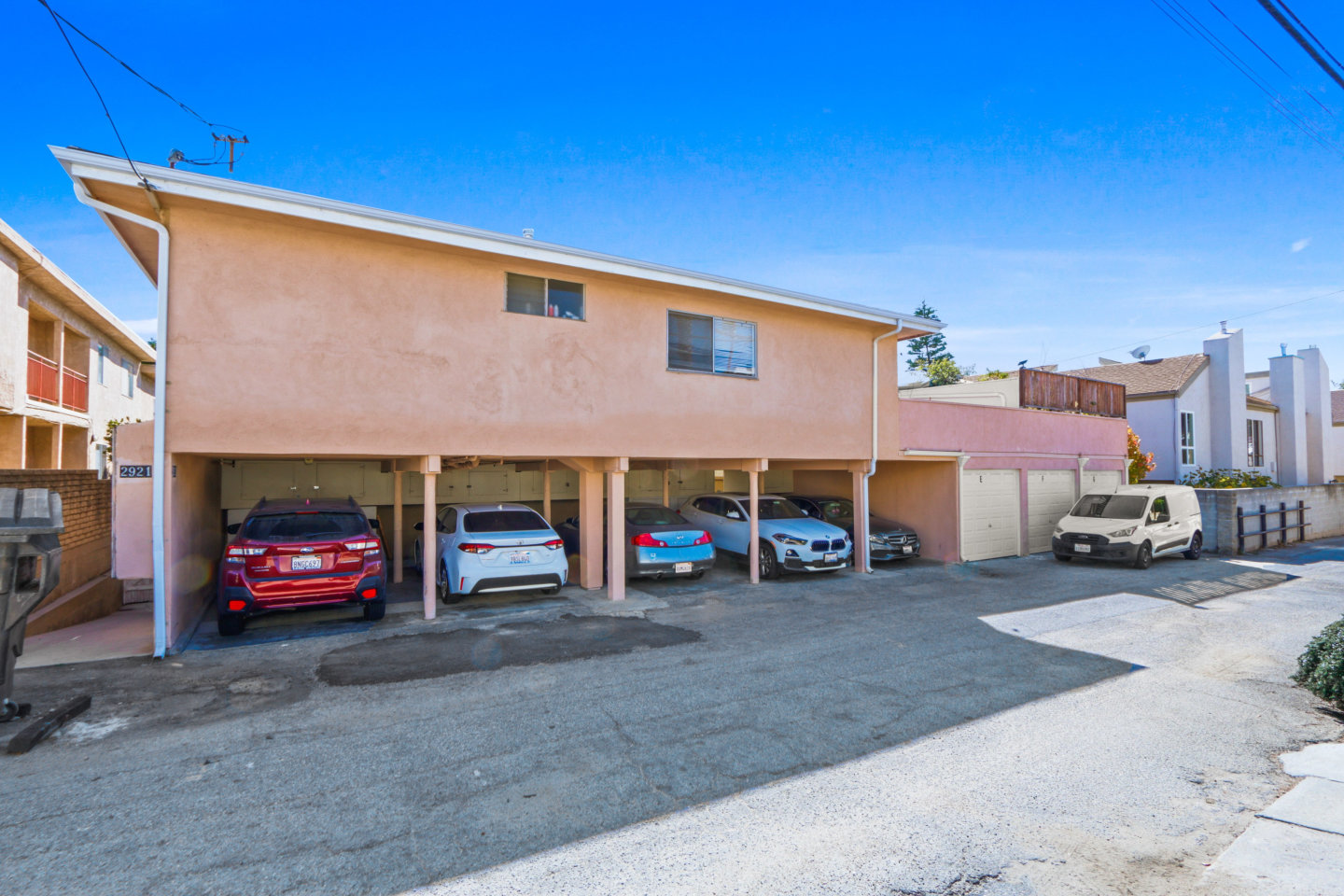 2921 Arizona Apartments Image 14