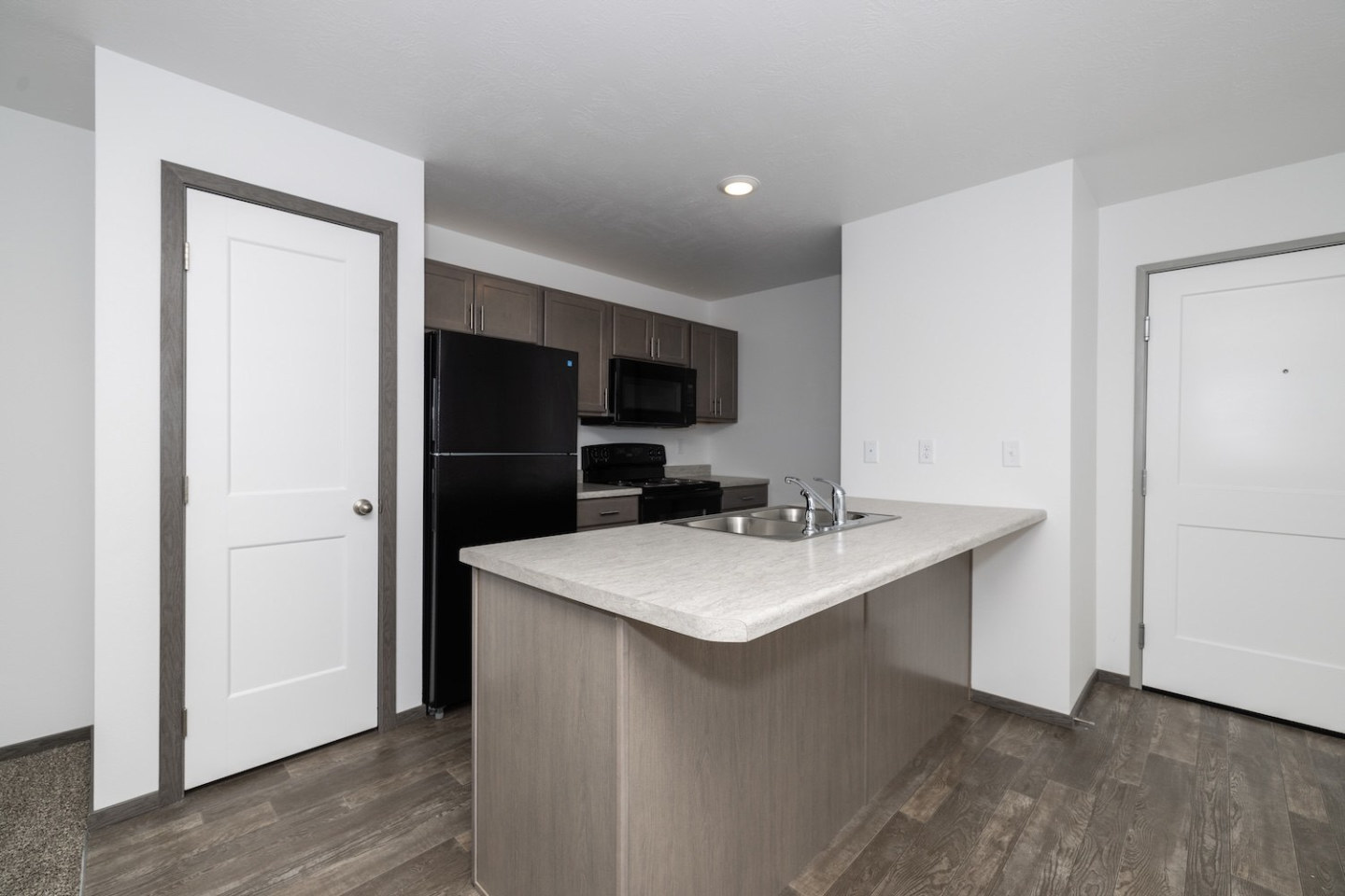 Cherry Creek Village Image 9