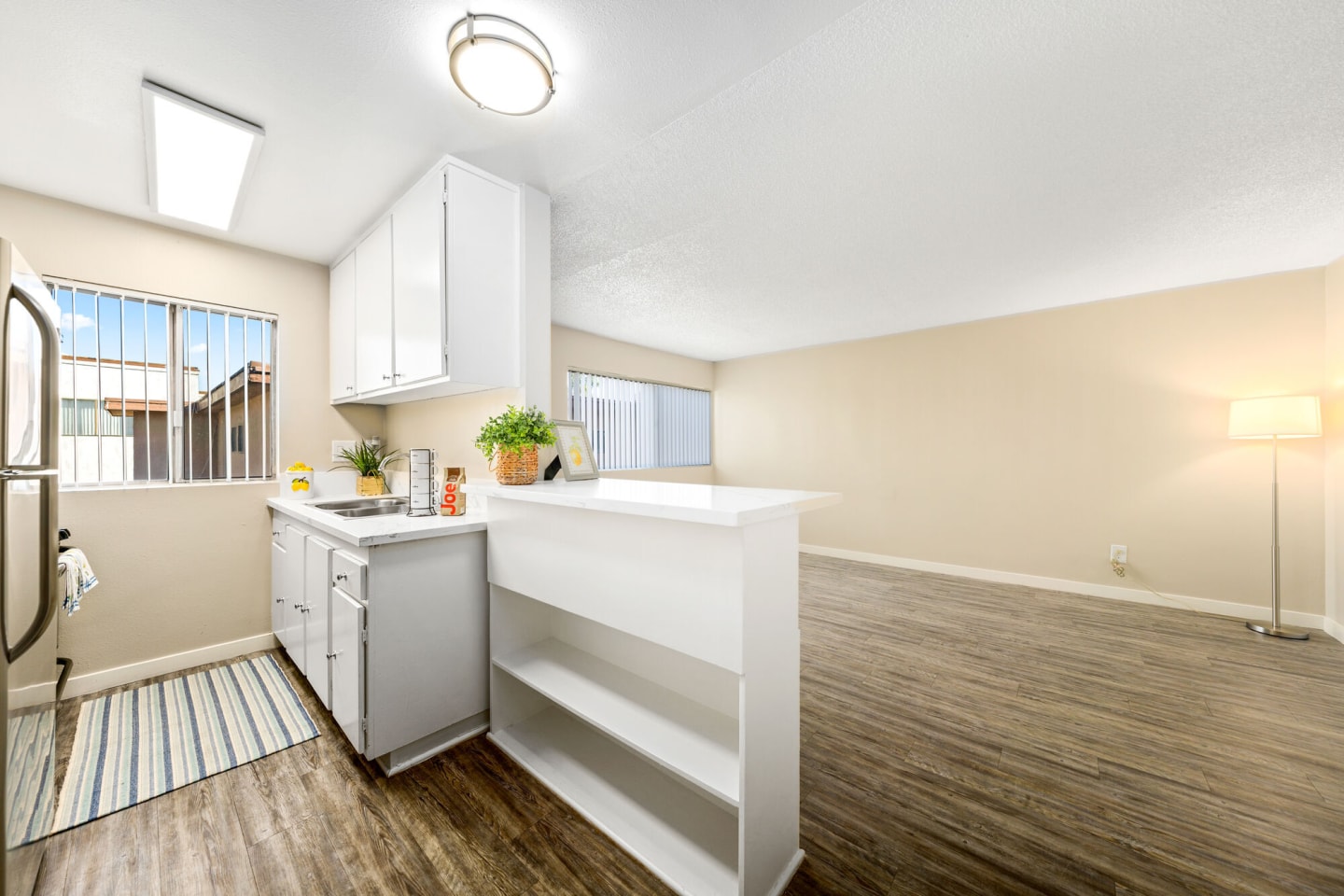 Summerview Beach Resort Luxury Apartments Image 4