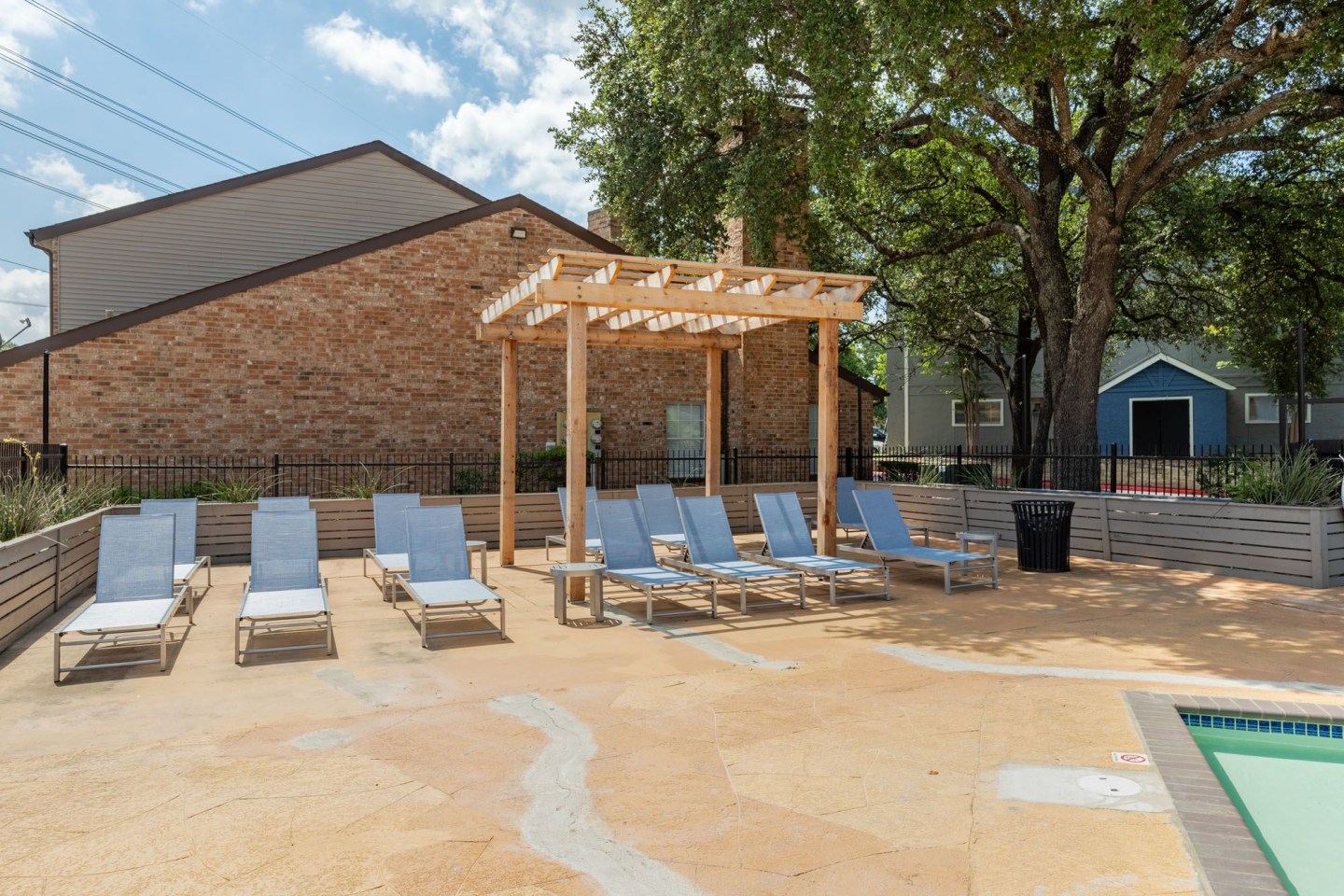 Axio (fka Villages Of Cinnamon Creek) nka The Iris Apartments Image 12