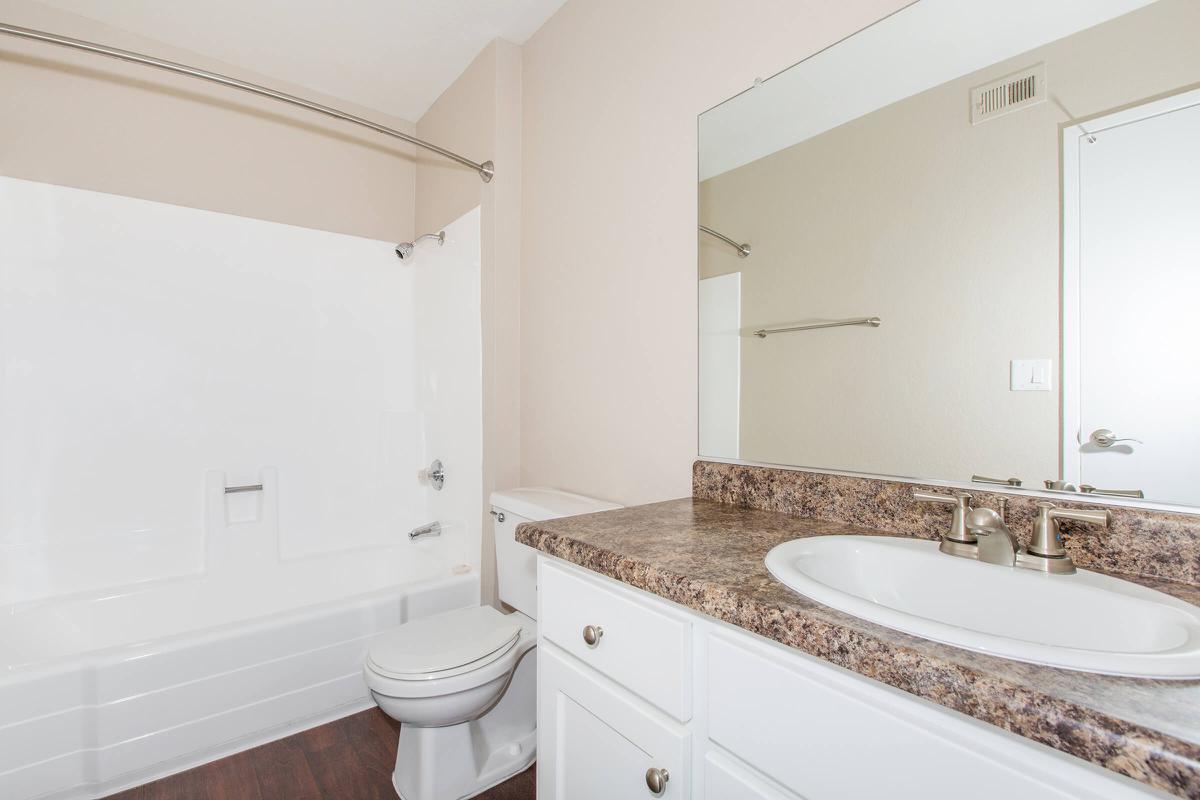 Carlyle Square Apartment Homes Image 39