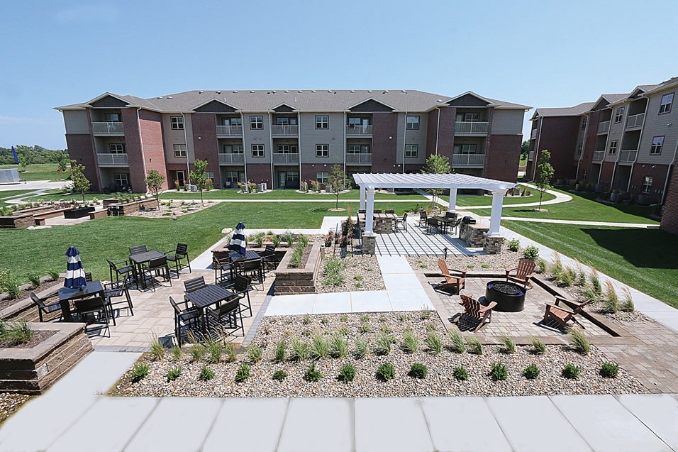 Lincoln Summit Falls Apartments & Townhomes Image 17