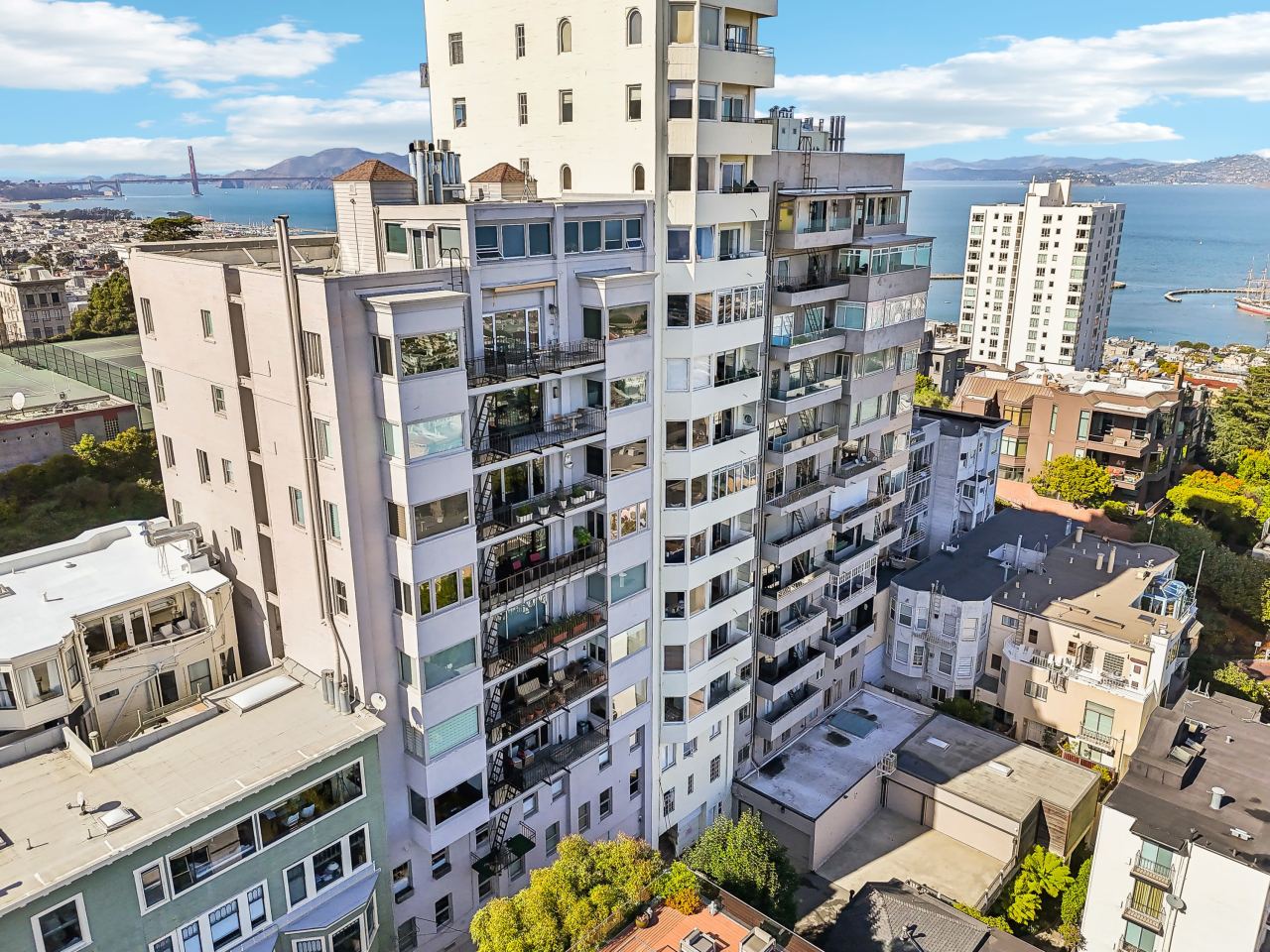 2238 Hyde Street Image 10