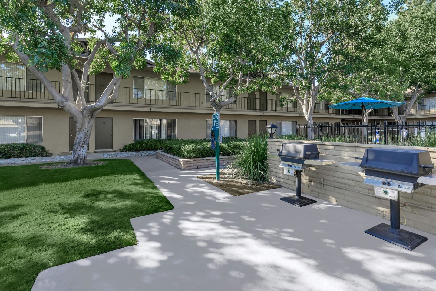 Barcelona, Palm Lane & Seville Apartment Homes Image 10