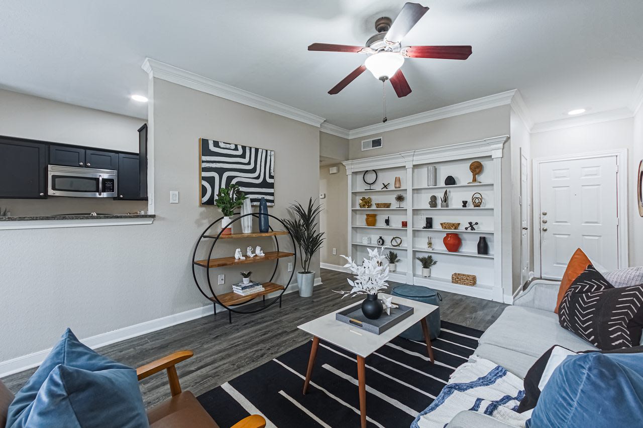 The Village at Bellaire Apartments Image 53