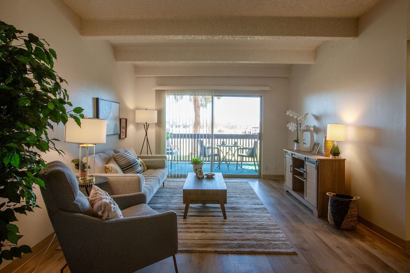 Los Altos Towers Image 14